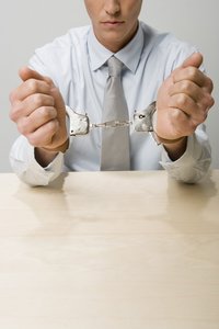 不同材质瑜伽球怎么选？承重防爆全解析